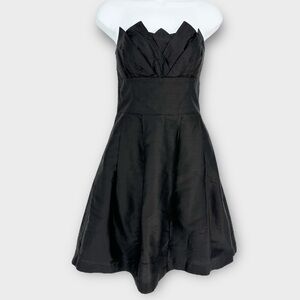 VINTAGE TRINA TURK SILK Cocktail Dress -‎ size 4- Hidden Pockets- Strapless